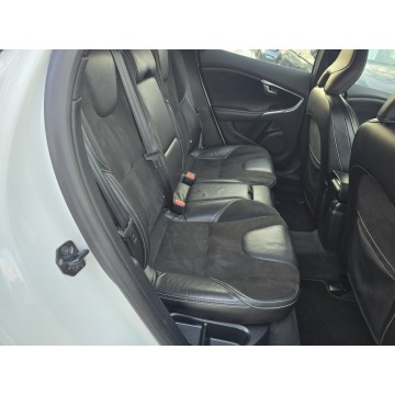 Volvo V40  Hatchback 2013,  2.0 diesel, automat - Na sprzedaż za 29 000 zł - Sosnowiec - zdjęcie 11