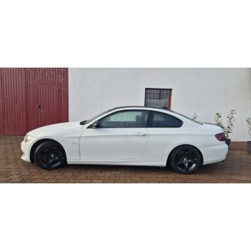 BMW Seria 3  Coupe/Sportowy 2010,  3.0 benzyna - Na sprzedaż za 27 800 zł - Paproć - zdjęcie 4
