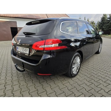 Peugeot 308  Kombi 2018,  1.2 benzyna - Na sprzedaż za 29 900 zł - Kutno - zdjęcie 10