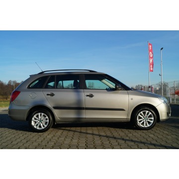Skoda Fabia  Kombi 2009,  1.2 benzyna - Na sprzedaż za 12 900 zł - Goczałkowice-Zdrój - zdjęcie 8