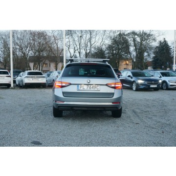 Skoda Superb 2017,  2.0 diesel - Na sprzedaż za 45 500 zł - Poznań - zdjęcie 8