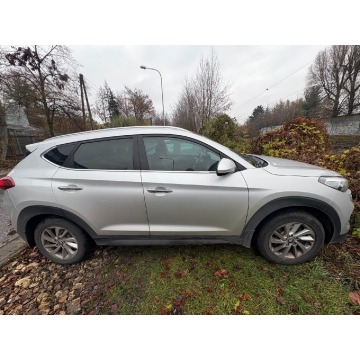 Hyundai Tucson 2015,  1.6 benzyna - Na sprzedaż za 24 050 zł - Częstochowa - zdjęcie 4