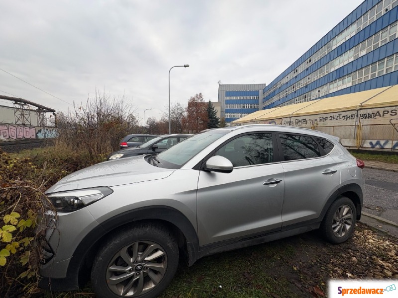 Hyundai Tucson 2015,  1.6 benzyna - Na sprzedaż za 24 050 zł - Częstochowa