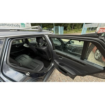 Mercedes - Benz E-klasa 2015,  3.5 benzyna, automat - Na sprzedaż za 73 900 zł - Gdańsk - zdjęcie 9