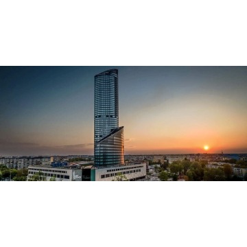 2pok, 70met, okolice Wielkiej Apartament w Sky Tower (Wrocław)