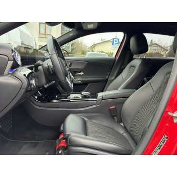 Mercedes - Benz A-klasa  Hatchback 2018,  1.3 benzyna, automat - Na sprzedaż za 88 800 zł - Warszawa - zdjęcie 12