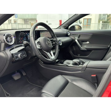 Mercedes - Benz A-klasa  Hatchback 2018,  1.3 benzyna, automat - Na sprzedaż za 88 800 zł - Warszawa - zdjęcie 11