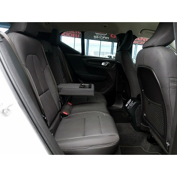 Volvo   SUV 2022,  1.5 benzyna, automat - Na sprzedaż za 123 900 zł - Mysłowice - zdjęcie 12