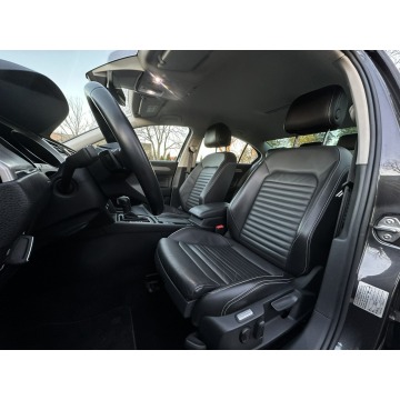 Volkswagen Passat  Sedan/Limuzyna 2019,  2.0 benzyna, automat - Na sprzedaż za 79 500 zł - Wijewo - zdjęcie 9