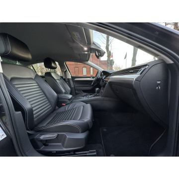 Volkswagen Passat  Sedan/Limuzyna 2019,  2.0 benzyna, automat - Na sprzedaż za 79 500 zł - Wijewo - zdjęcie 10