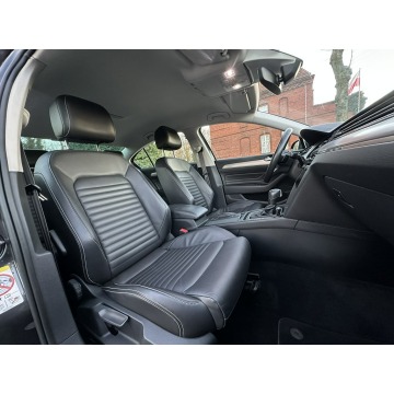 Volkswagen Passat  Sedan/Limuzyna 2019,  2.0 benzyna, automat - Na sprzedaż za 79 500 zł - Wijewo - zdjęcie 11