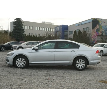 Volkswagen Passat  Sedan/Limuzyna 2022,  2.0 diesel - Na sprzedaż za 62 500 zł - Poznań - zdjęcie 9