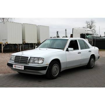 Mercedes - Benz W124  Sedan/Limuzyna 1992,  2.0 benzyna - Na sprzedaż za 8 500,00 zł - Warszawa - zdjęcie 3