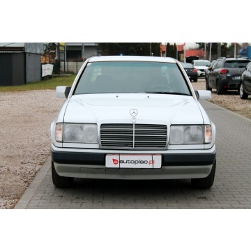 Mercedes - Benz W124  Sedan/Limuzyna 1992,  2.0 benzyna - Na sprzedaż za 8 500,00 zł - Warszawa - zdjęcie 2