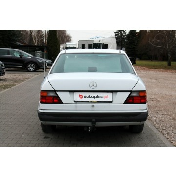 Mercedes - Benz W124  Sedan/Limuzyna 1992,  2.0 benzyna - Na sprzedaż za 8 500,00 zł - Warszawa - zdjęcie 7