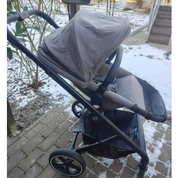 Wózek dziecinny Cybex.