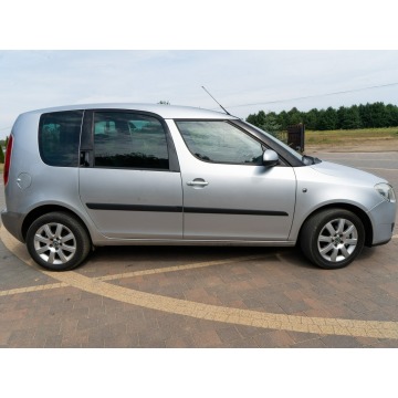 Skoda Roomster  Minivan/Van 2009,  1.4 benzyna - Na sprzedaż za 16 500 zł - Lipówki - zdjęcie 4