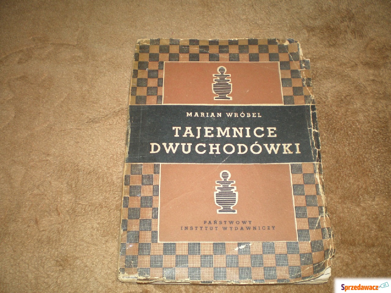 Sprzedam książke wydaną w roku...