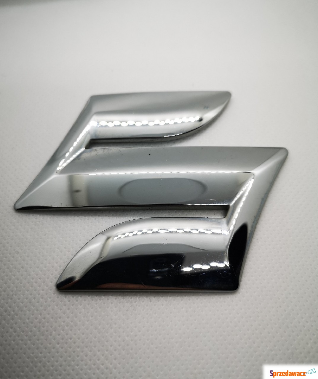 Emblemat znaczek logo Suzuki Vitara...