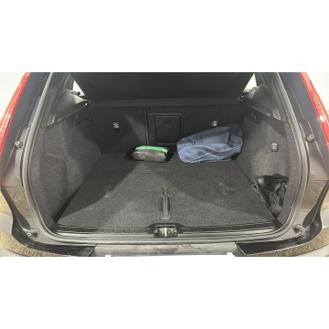 Volvo   SUV 2022,  2.0 benzyna, automat - Na sprzedaż za 83 800 zł - Warszawa - zdjęcie 11