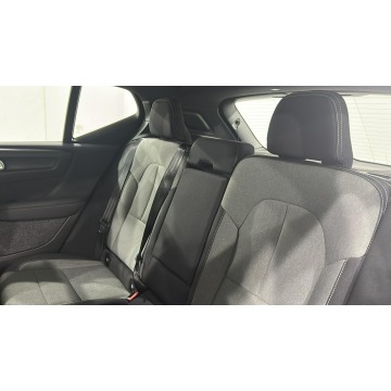 Volvo   SUV 2022,  2.0 benzyna, automat - Na sprzedaż za 83 800 zł - Warszawa - zdjęcie 12