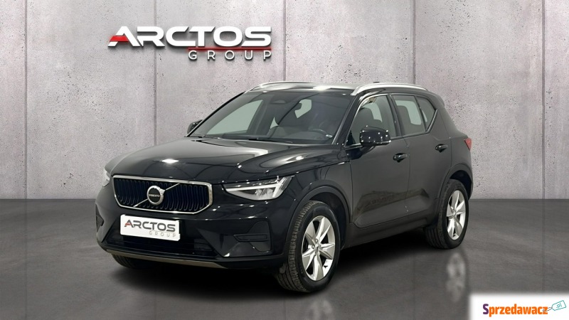 Volvo   SUV 2022,  2.0 benzyna, automat - Na sprzedaż za 83 800 zł - Warszawa
