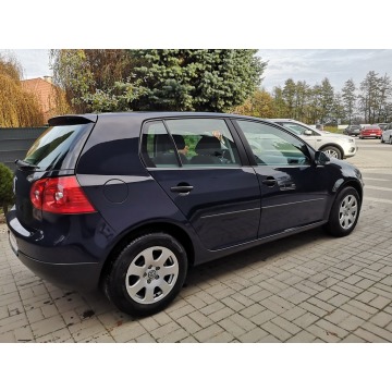 Volkswagen Golf 2005,  1.6 benzyna - Na sprzedaż za 15 900 zł - Strzegom - zdjęcie 4