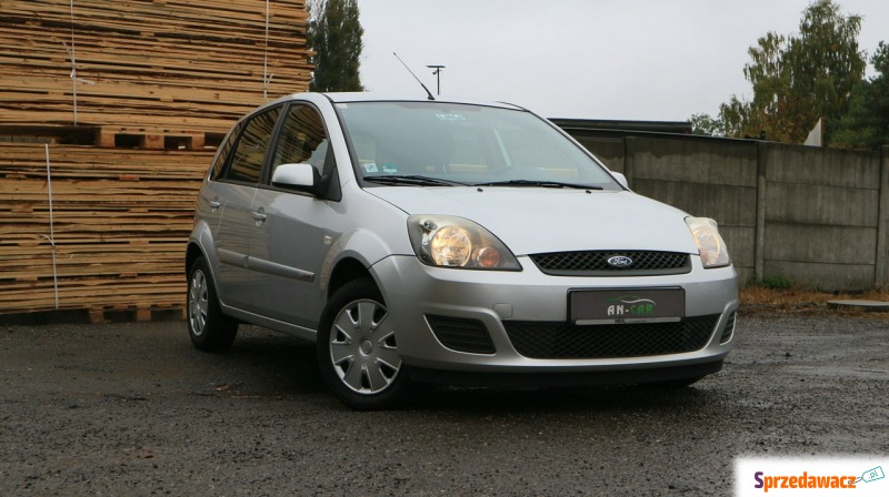 Ford Fiesta  Hatchback 2008,  1.2 benzyna - Na sprzedaż za 8 900,00 zł - Bytom