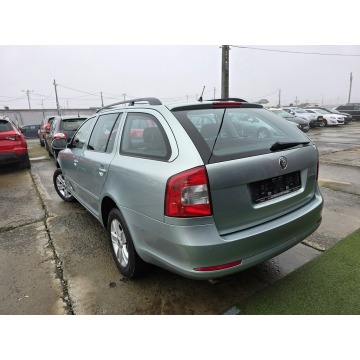 Skoda Octavia 2010,  1.8 benzyna - Na sprzedaż za 21 900 zł - Kraków - zdjęcie 7