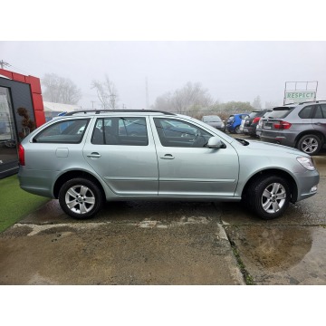Skoda Octavia 2010,  1.8 benzyna - Na sprzedaż za 21 900 zł - Kraków - zdjęcie 4