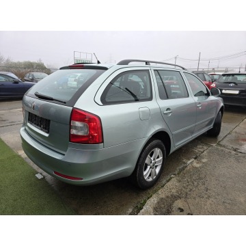 Skoda Octavia 2010,  1.8 benzyna - Na sprzedaż za 21 900 zł - Kraków - zdjęcie 5