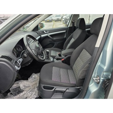 Skoda Octavia 2010,  1.8 benzyna - Na sprzedaż za 21 900 zł - Kraków - zdjęcie 10