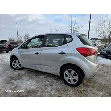 Kia Venga  Hatchback 2010,  1.4 benzyna - Na sprzedaż za 17 999 zł - Nowe Sójki - zdjęcie 10