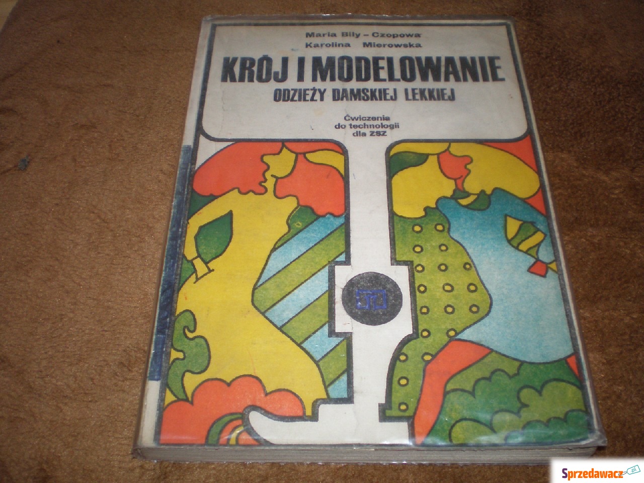 Sprzedam książkę używaną Krój...