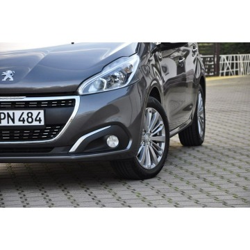 Peugeot 208  Hatchback 2018,  1.2 benzyna - Na sprzedaż za 26 900 zł - Ostrów Mazowiecka - zdjęcie 8