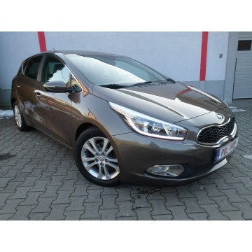 Kia Ceed  Hatchback 2012,  1.6 diesel - Na sprzedaż za 23 900 zł - Częstochowa - zdjęcie 4