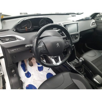 Peugeot 2008  SUV 2018,  1.2 benzyna - Na sprzedaż za 38 700 zł - Mysłowice - zdjęcie 9