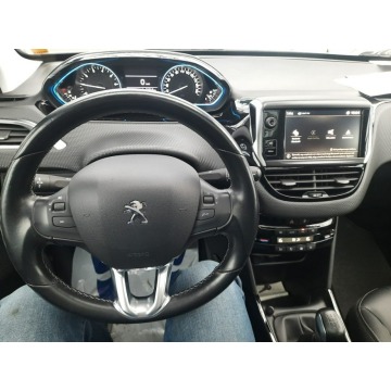 Peugeot 2008  SUV 2018,  1.2 benzyna - Na sprzedaż za 38 700 zł - Mysłowice - zdjęcie 8