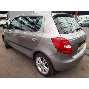 Skoda Fabia  Hatchback 2010,  1.6 diesel - Na sprzedaż za 14 600 zł - Mysłowice - zdjęcie 6