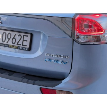 Mitsubishi Outlander  SUV 2014,  2.0 hybryda, automat - Na sprzedaż za 41 900 zł - Goworowo - zdjęcie 9
