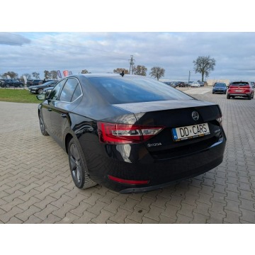 Skoda Superb  Sedan/Limuzyna 2016,  2.0 diesel, automat - Na sprzedaż za 63 900 zł - Goworowo - zdjęcie 8