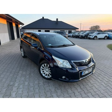 Toyota Avensis 2009,  1.8 benzyna - Na sprzedaż za 23 900 zł - Goworowo - zdjęcie 2