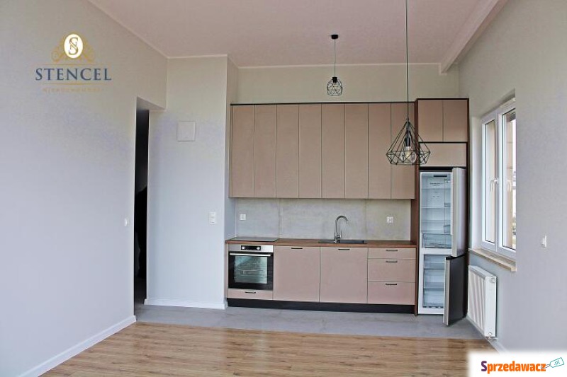 Mieszkanie  4 pokojowe Gdynia,   75 m2, trzecie piętro - Sprzedam