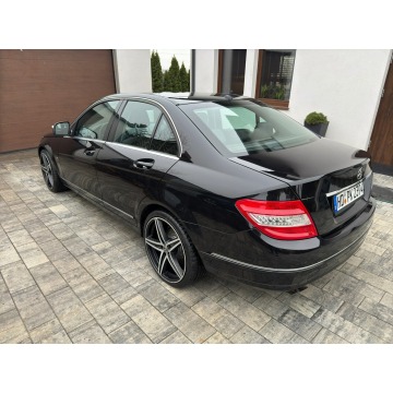Mercedes C 180 -  Bardzo zadbana - 100% oryginalny przebieg