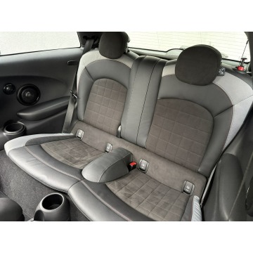 Mini   Hatchback 2019,  2.0 benzyna, automat - Na sprzedaż za 79 900 zł - Pyzdry - zdjęcie 8