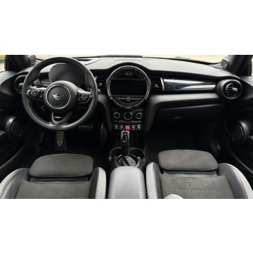 Mini   Hatchback 2019,  2.0 benzyna, automat - Na sprzedaż za 79 900 zł - Pyzdry - zdjęcie 9