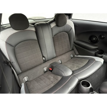 Mini   Hatchback 2019,  2.0 benzyna, automat - Na sprzedaż za 79 900 zł - Pyzdry - zdjęcie 10