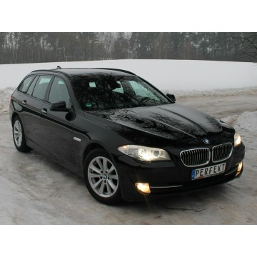 BMW 520 - F10 F11 2.0 D 184 KM BiXenon SKÓRA Grzane FOTELE Navi TEMPOMAT Serwis!
