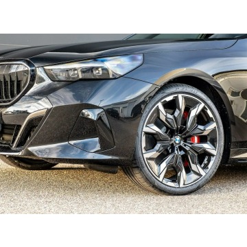 BMW Seria 5  Sedan/Limuzyna 2026,  3.0 diesel, automat - Na sprzedaż za 356 900 zł - Warszawa - zdjęcie 3