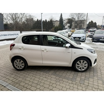 Peugeot 108  Hatchback 2018,  1.0 benzyna, automat - Na sprzedaż za 31 900 zł - Orzech - zdjęcie 5